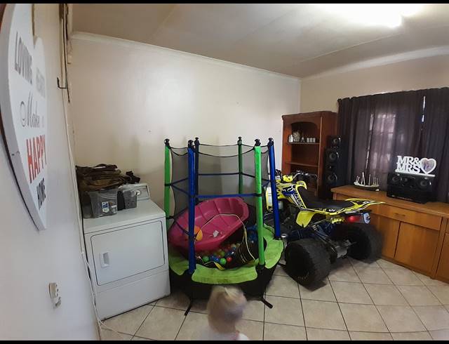 8 BEDROOM FREEHOLD FOR SALE IN BO-DORP